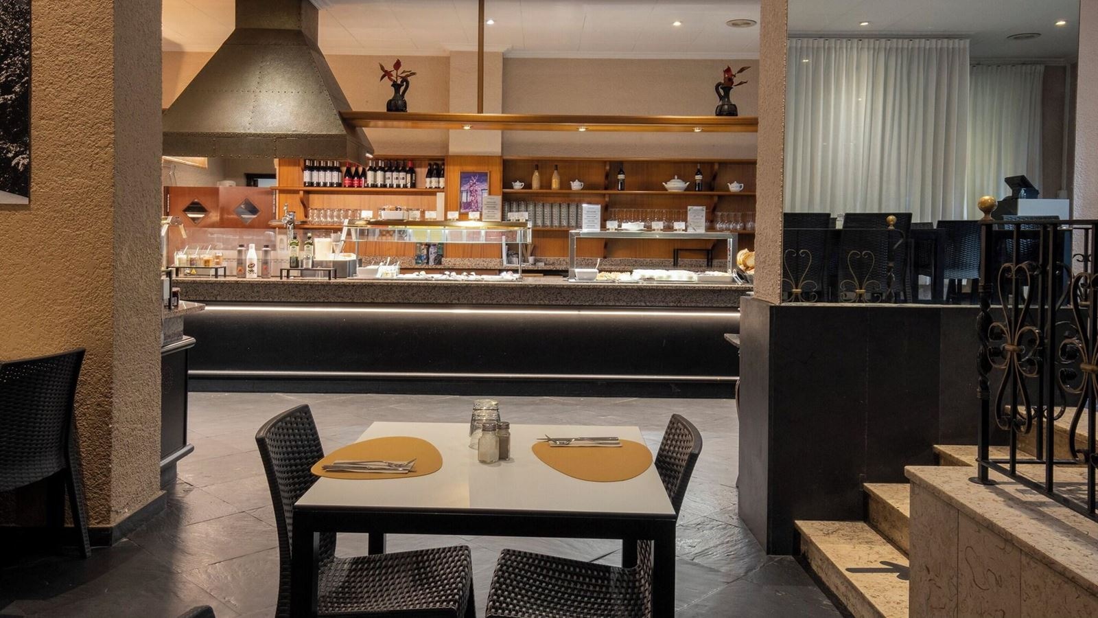 restaurants-restaurants