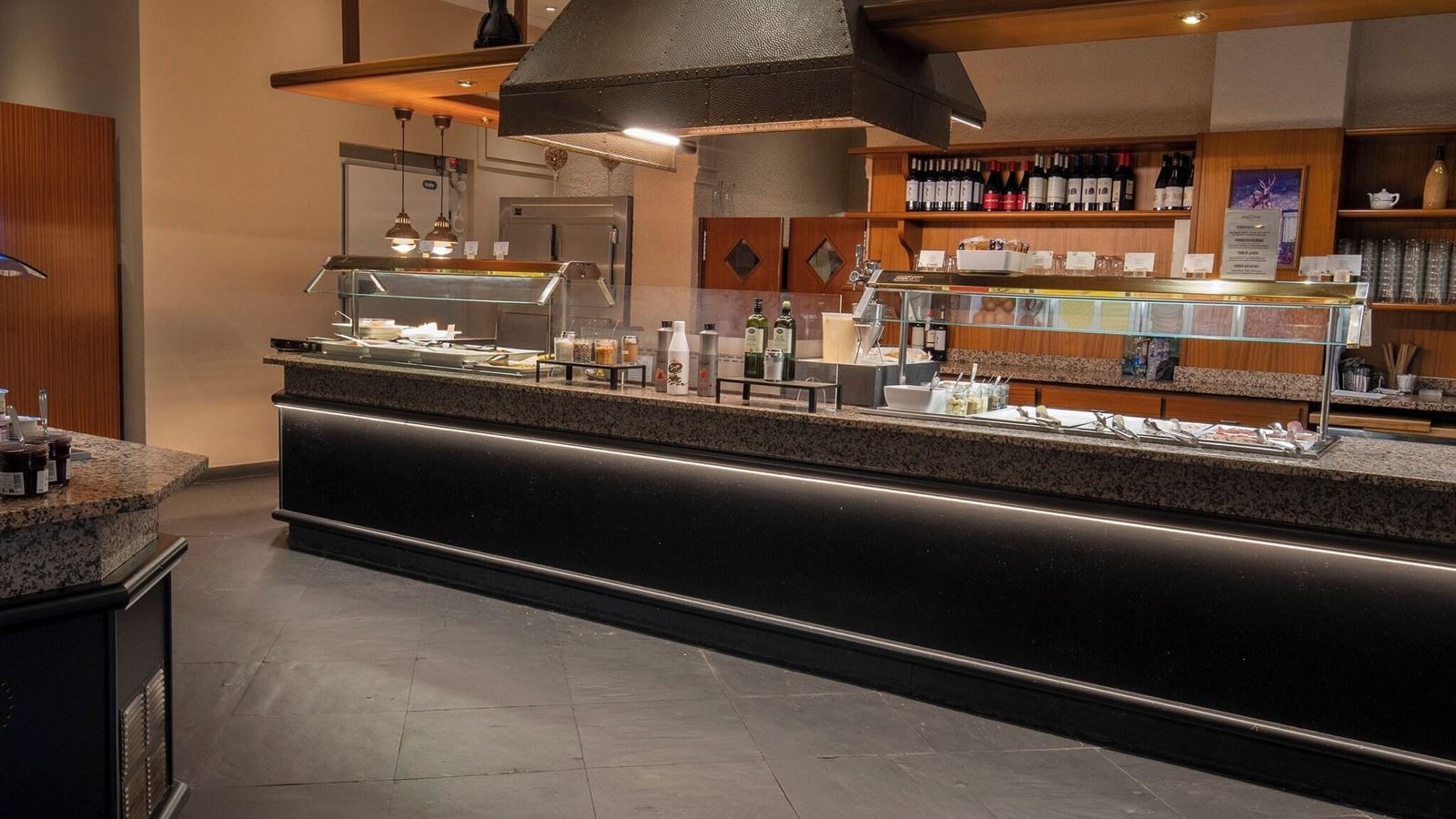 restaurants-restaurants