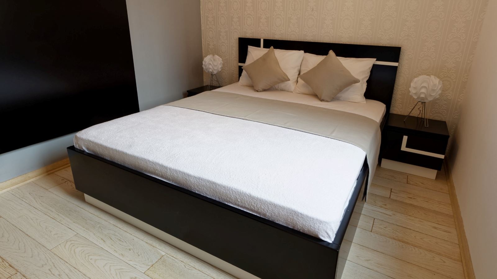 rooms-apartment-two-bedrooms-with-terrace