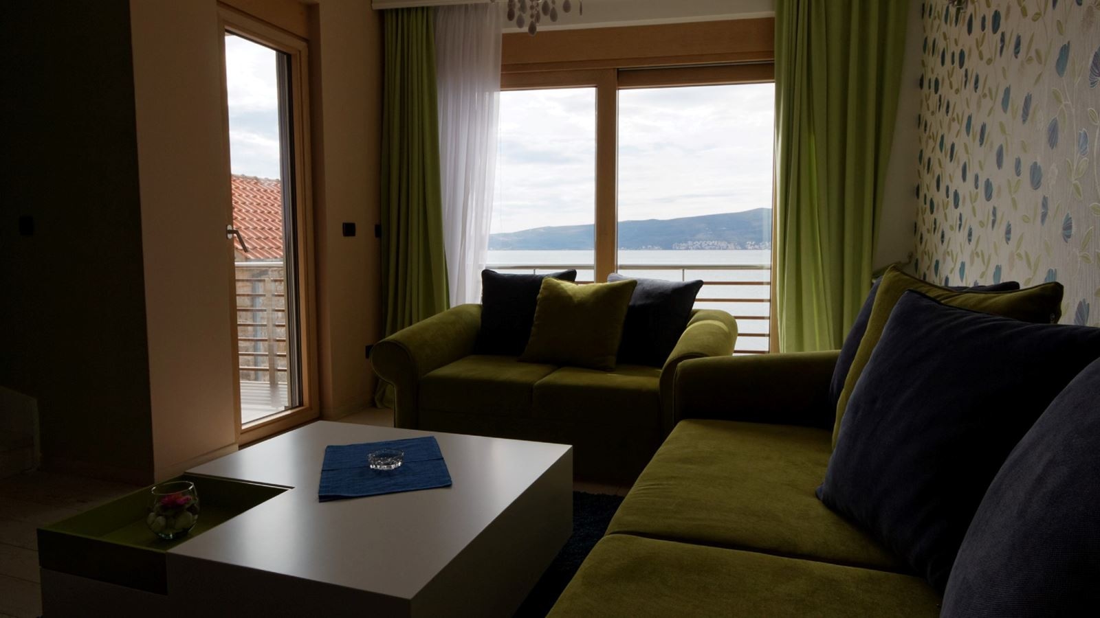 rooms-apartment-sea-view-three-bedrooms
