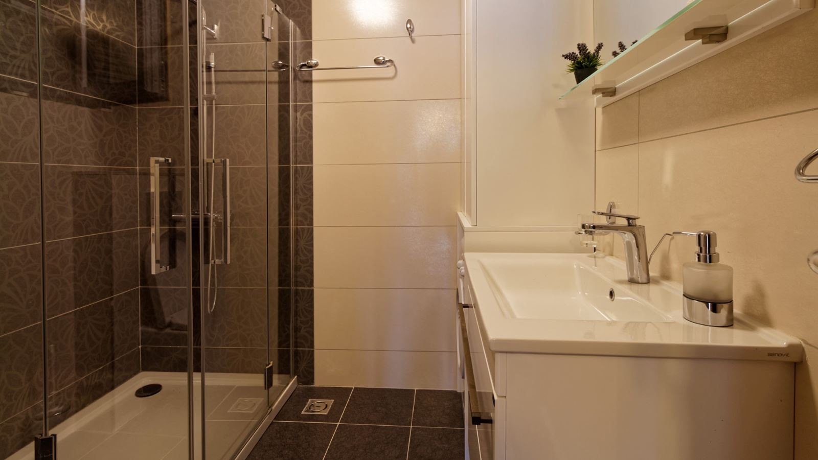 rooms-apartment-sea-view-two-bedrooms