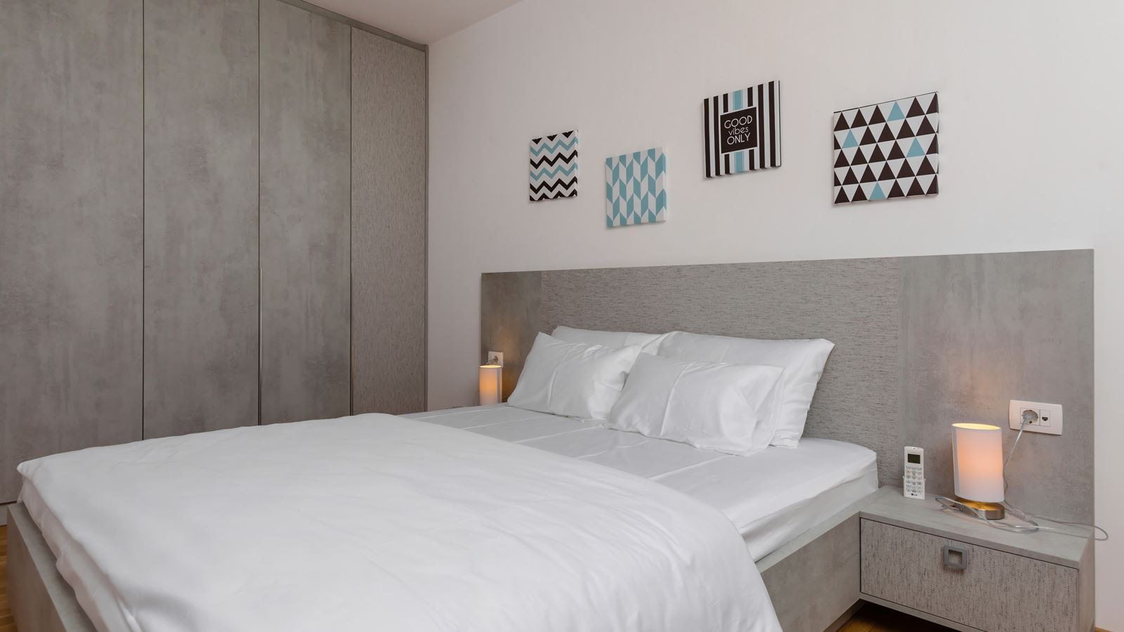 rooms-apartment-sea-view-with-balcony