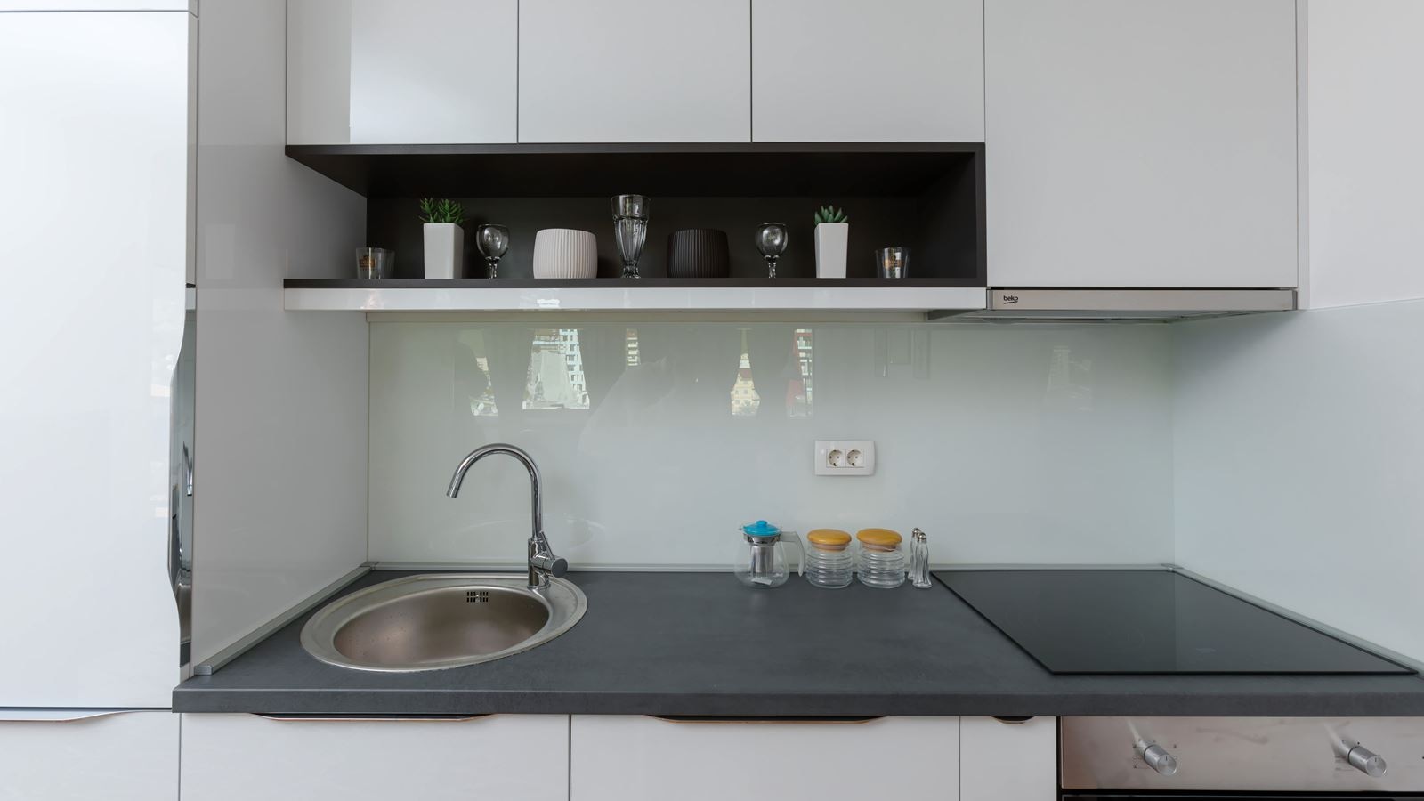 rooms-apartment-comfort-sea-view