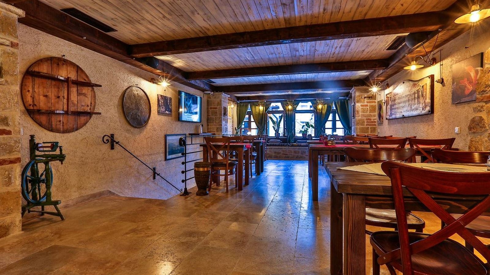 restaurants-restaurants