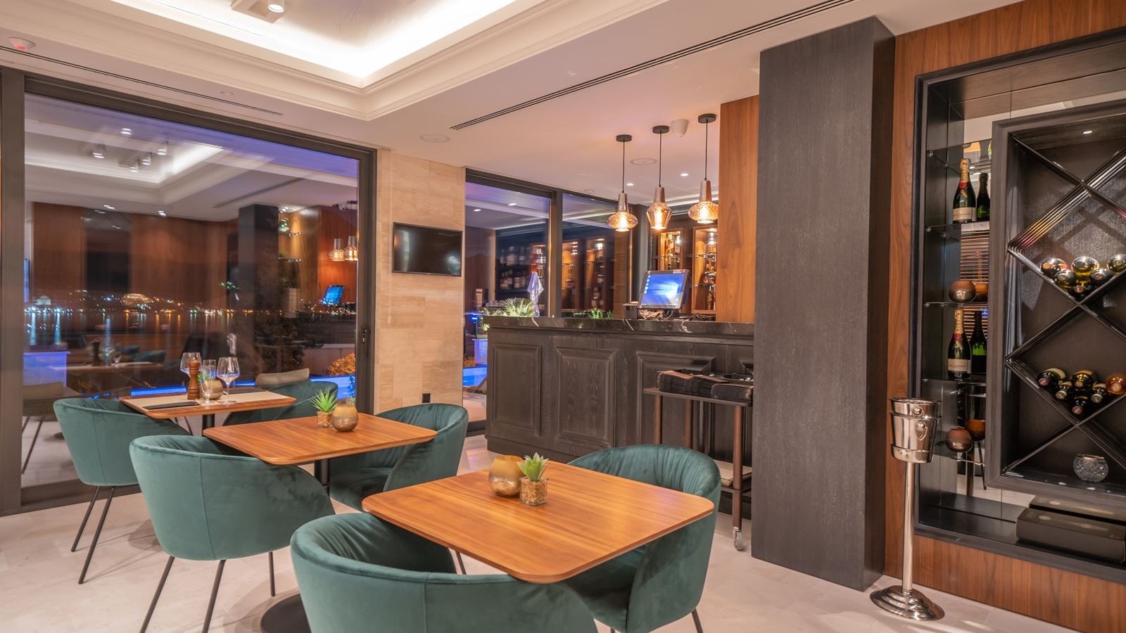 restaurants-restaurants