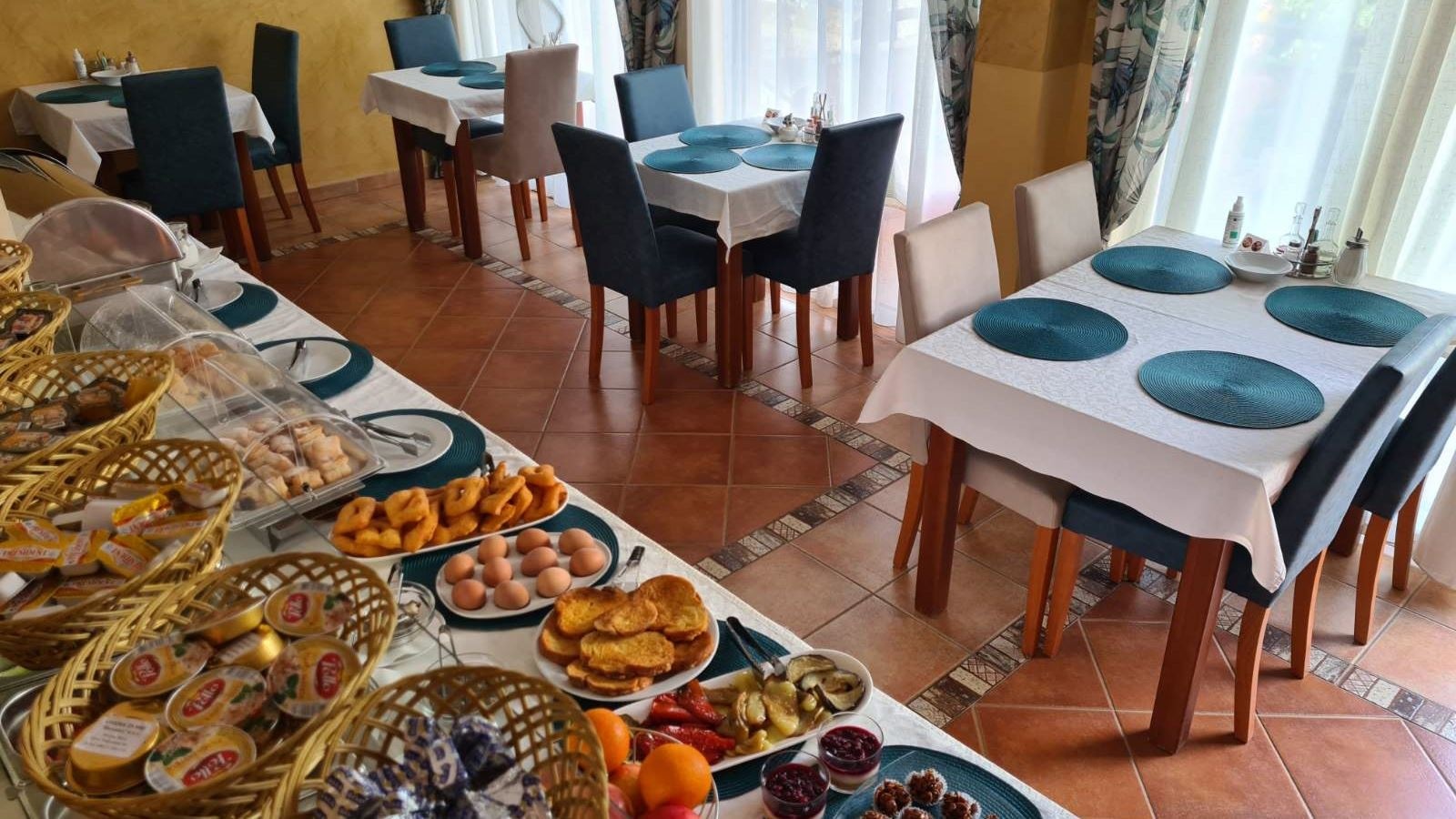 restaurants-restaurants