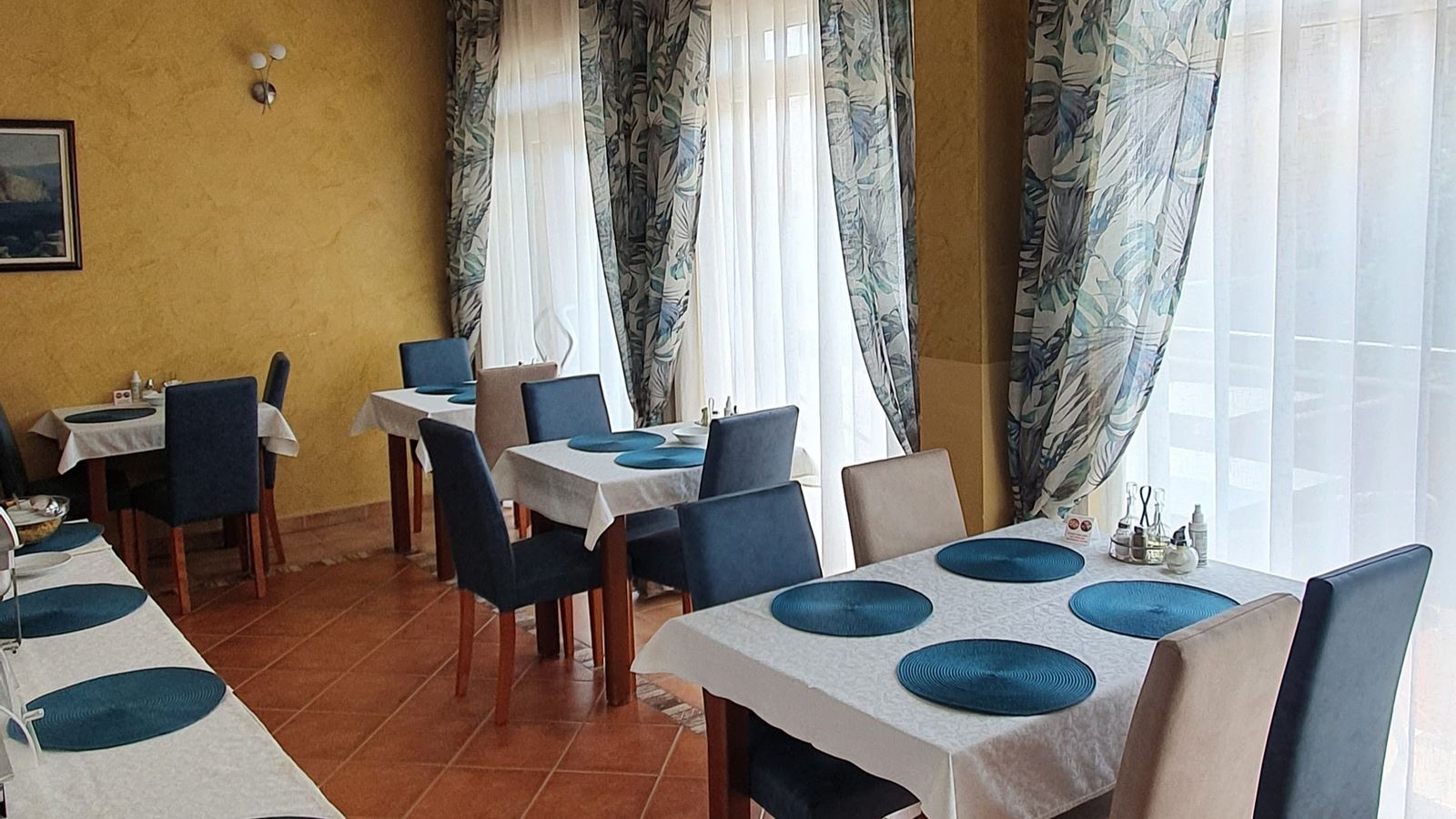 restaurants-restaurants