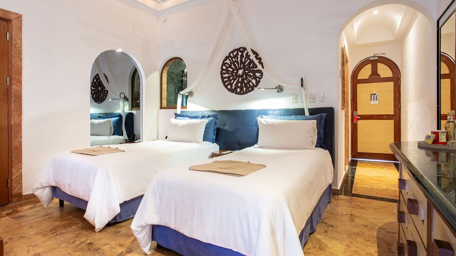 rooms-junior-suite-ocean-front