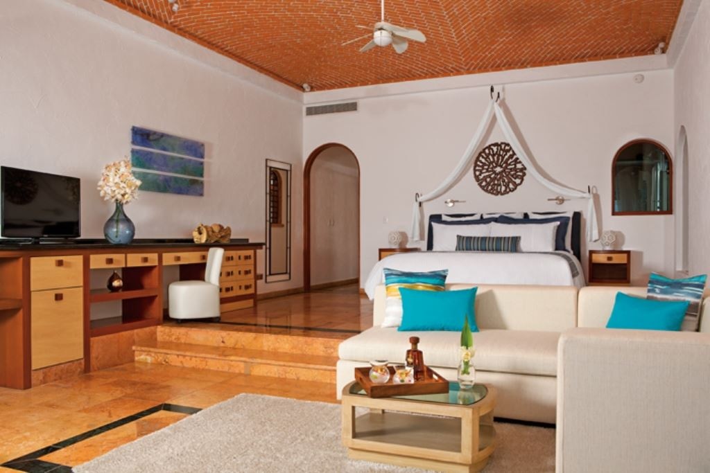 rooms-junior-suite-superior-ocean-front