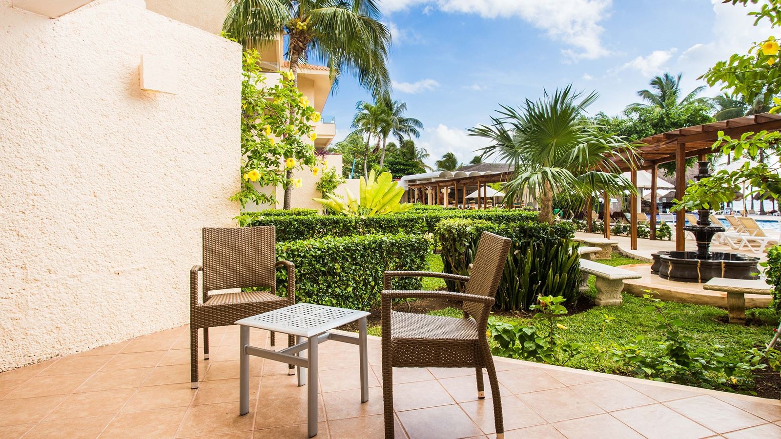 rooms-deluxe-garden-view