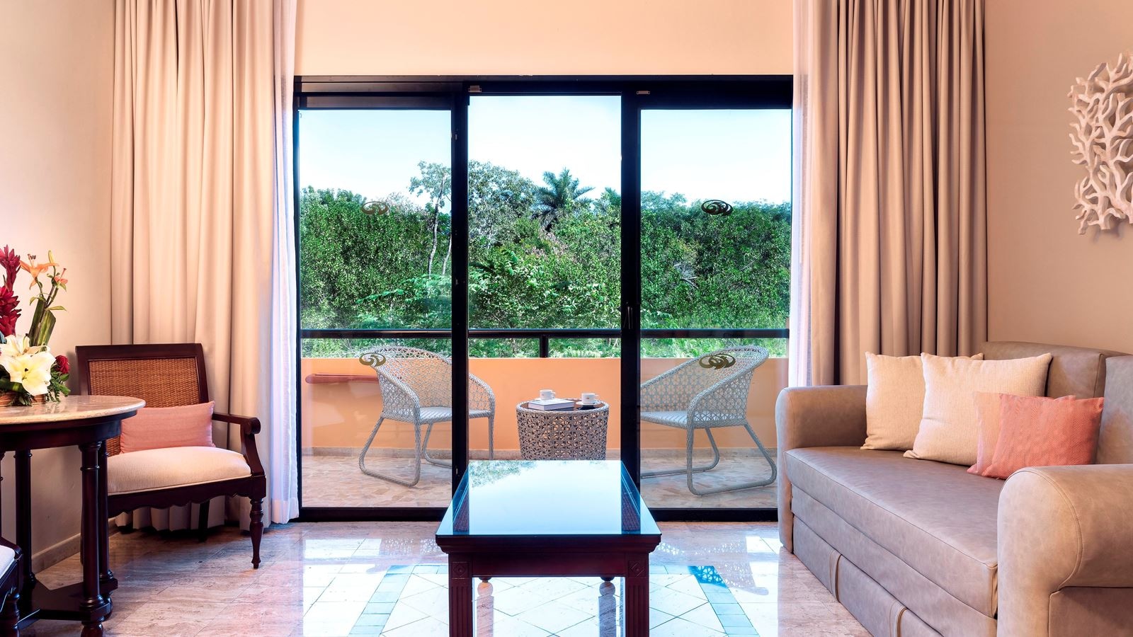 rooms-junior-suite-garden-view-monoparental