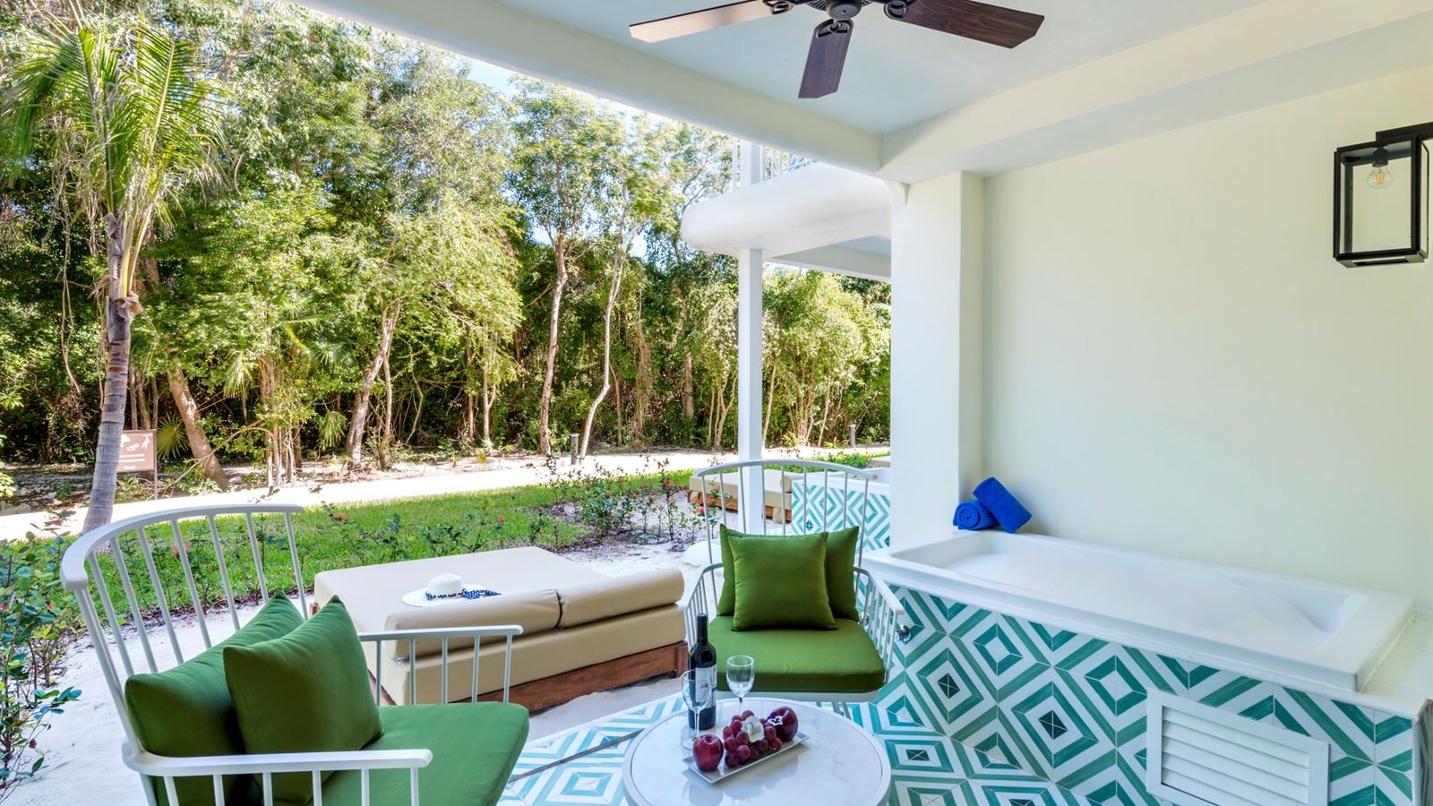 rooms-junior-suite-privilege-garden-view