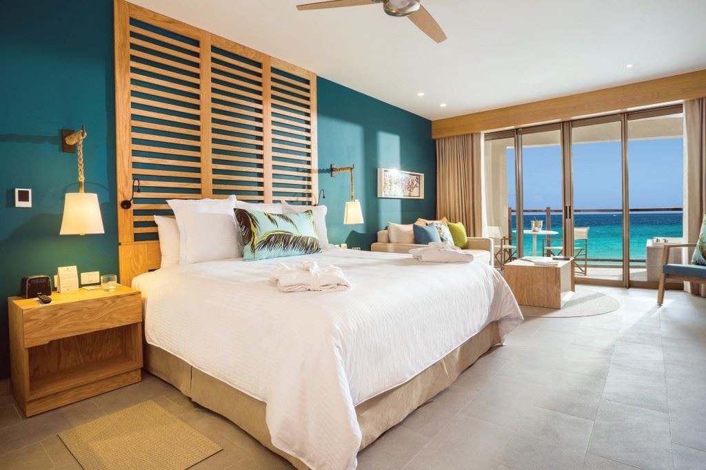 rooms-preffered-club-junior-suite-ocean-view