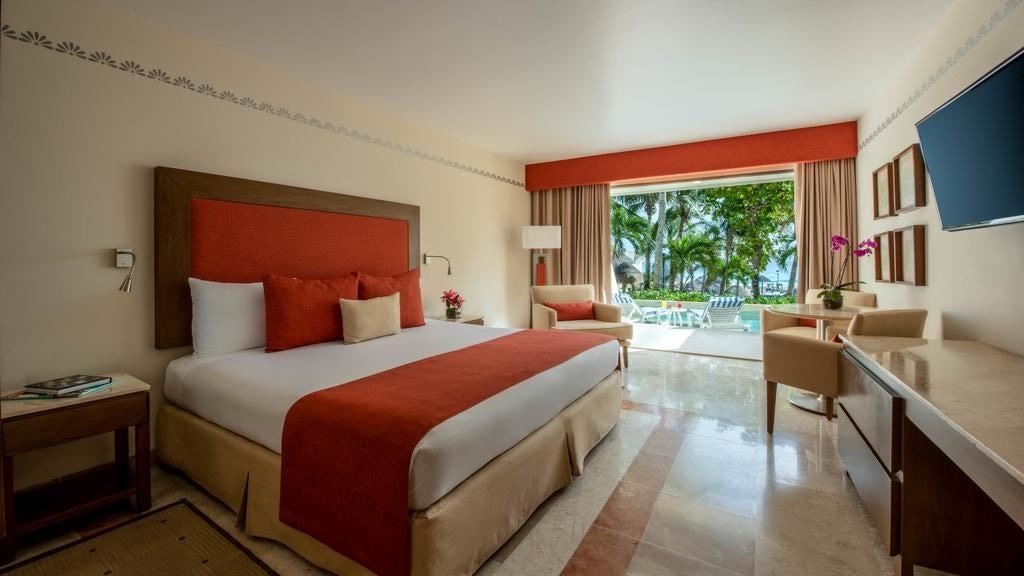 rooms-deluxe-swim-up-ocean-view