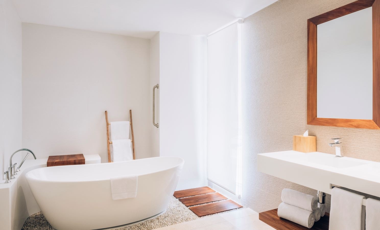 rooms-junior-suite-ocean-front-corner