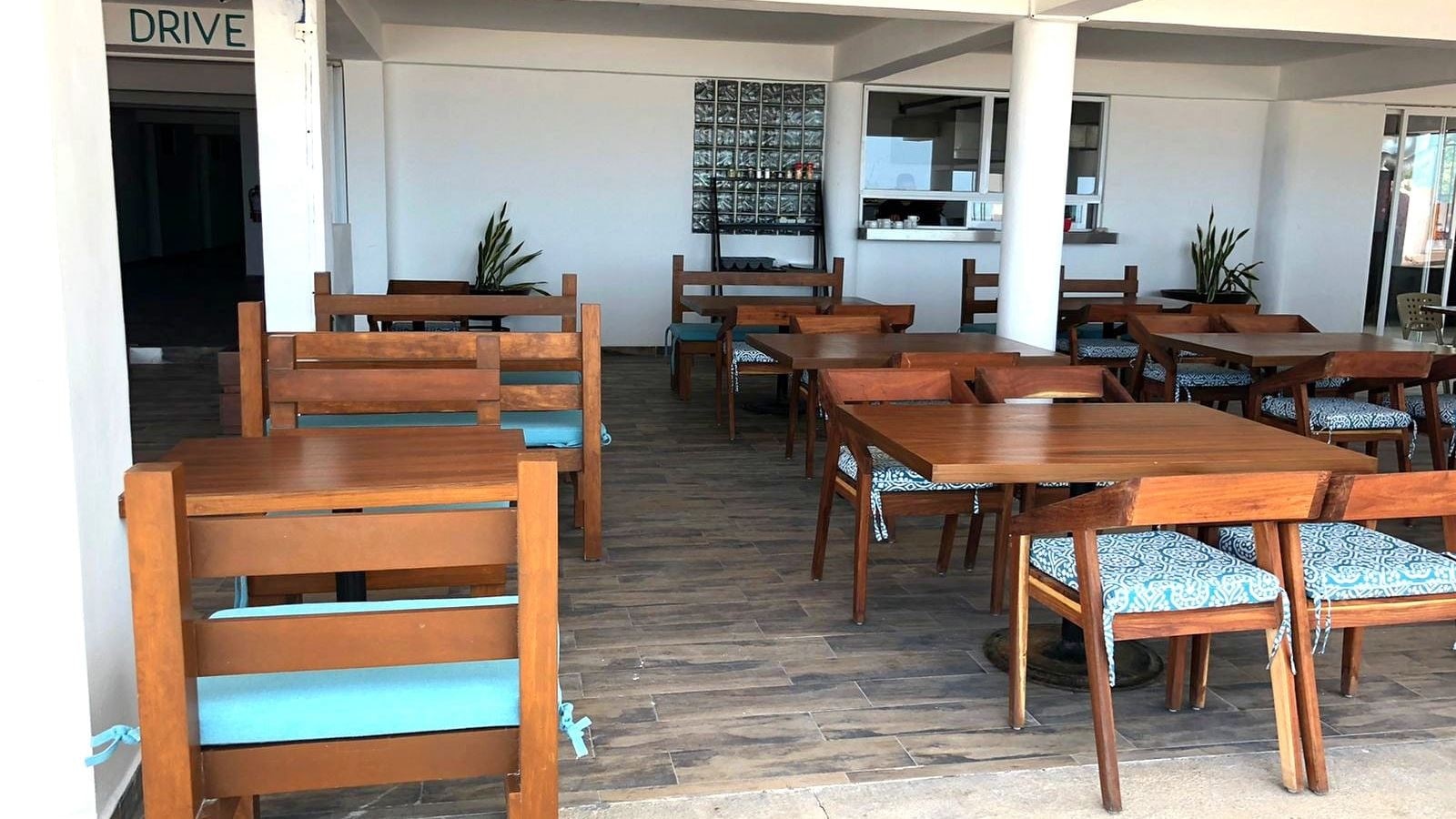 restaurants-restaurants