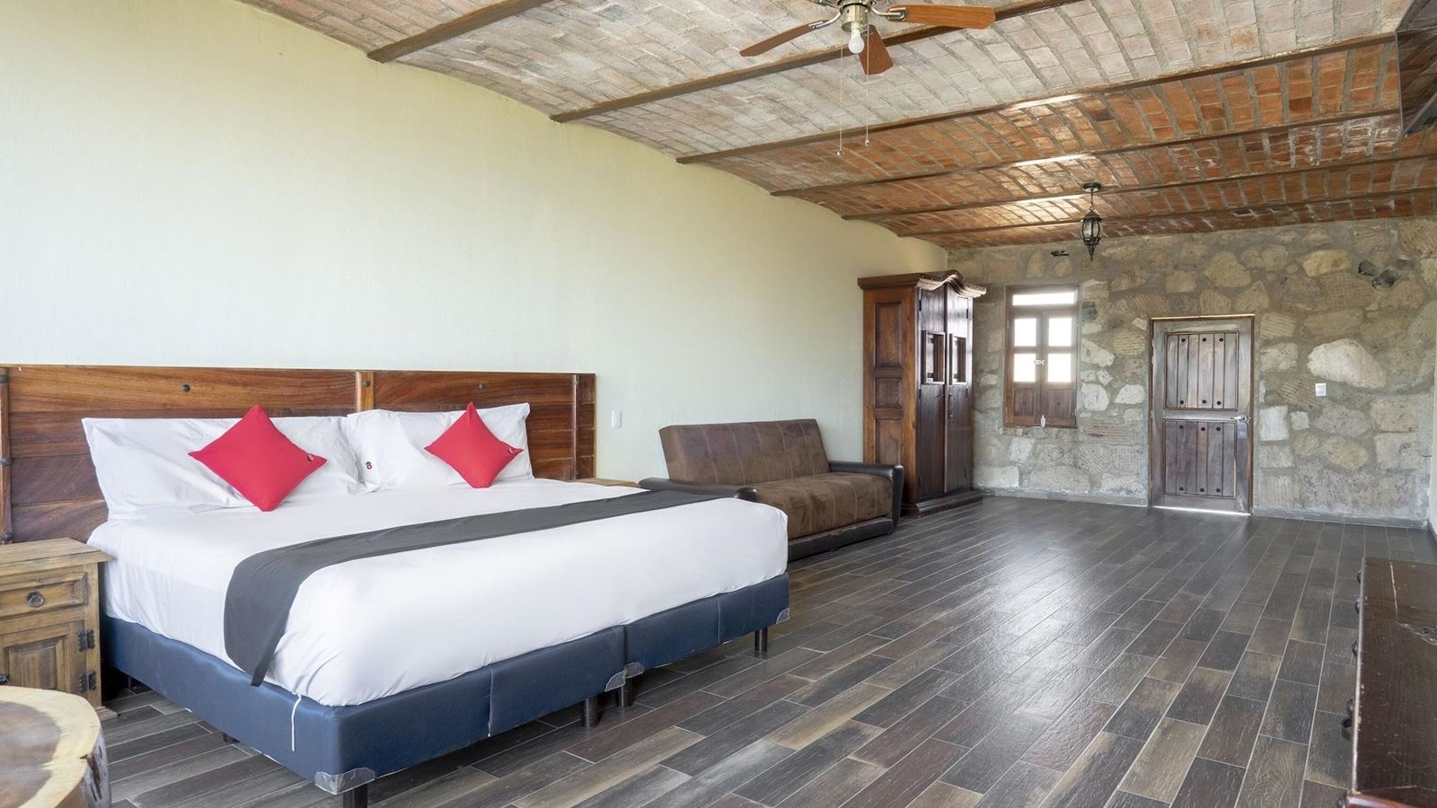 rooms-double-two-bedrooms