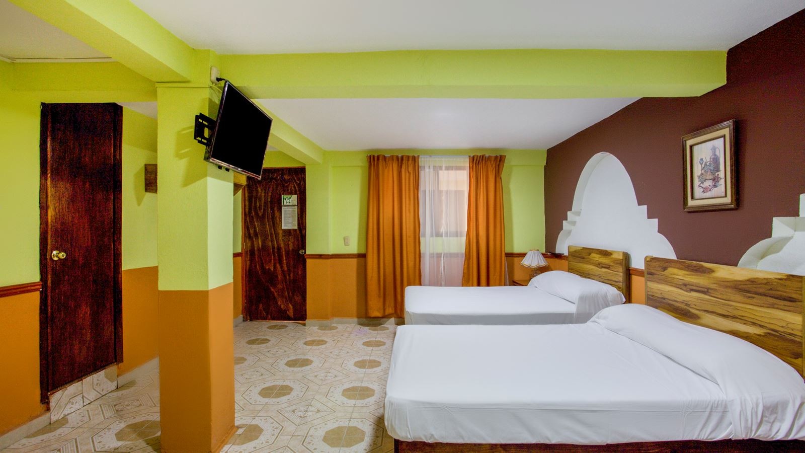 rooms-triple-three-beds