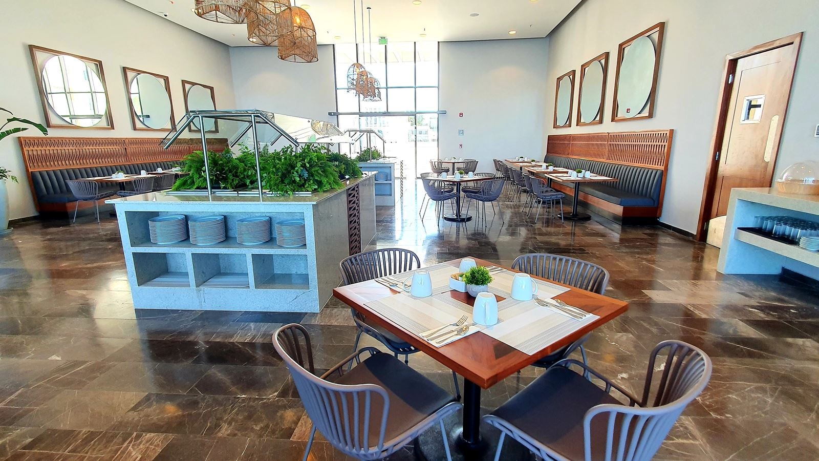 restaurants-restaurants