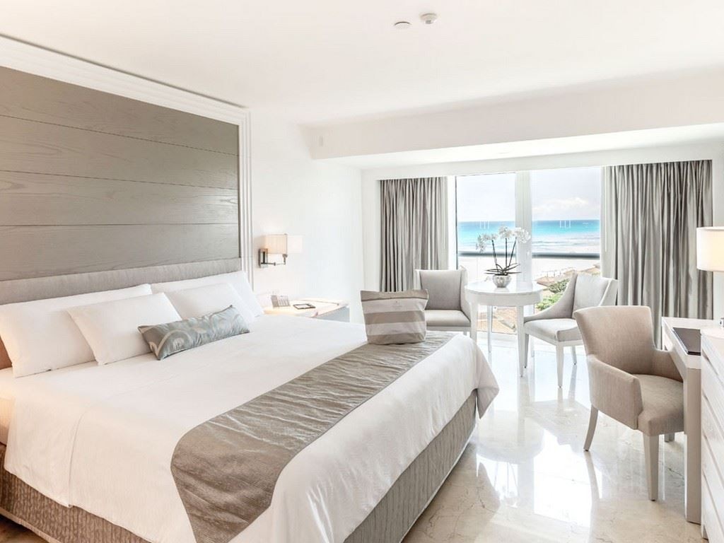 rooms-royale-two-bedroom-presidential-suite