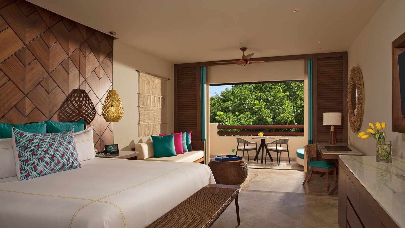 rooms-junior-suite-tropical-view