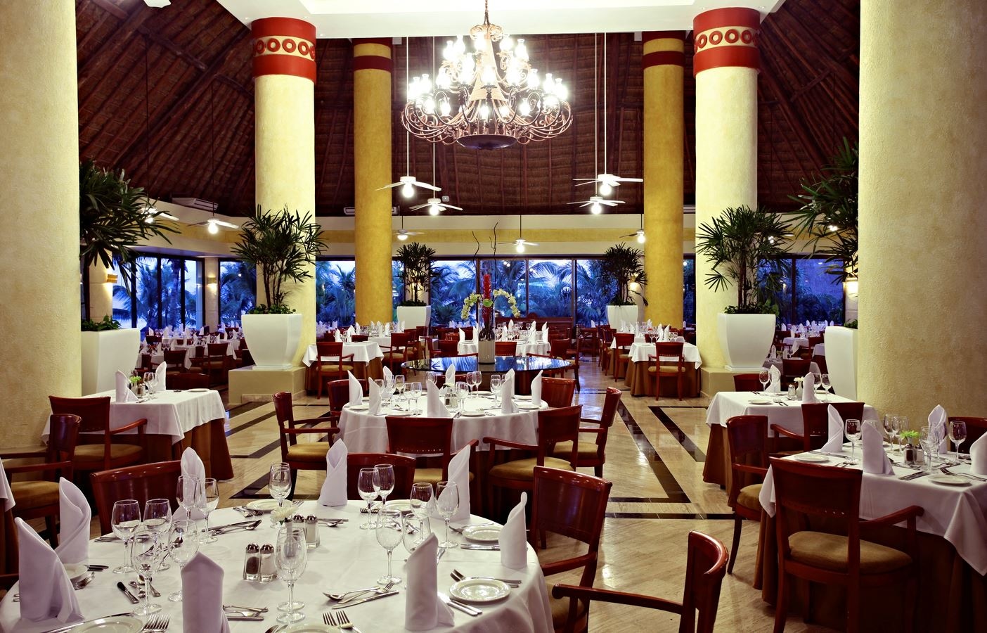 restaurants-main-restaurant-riviera