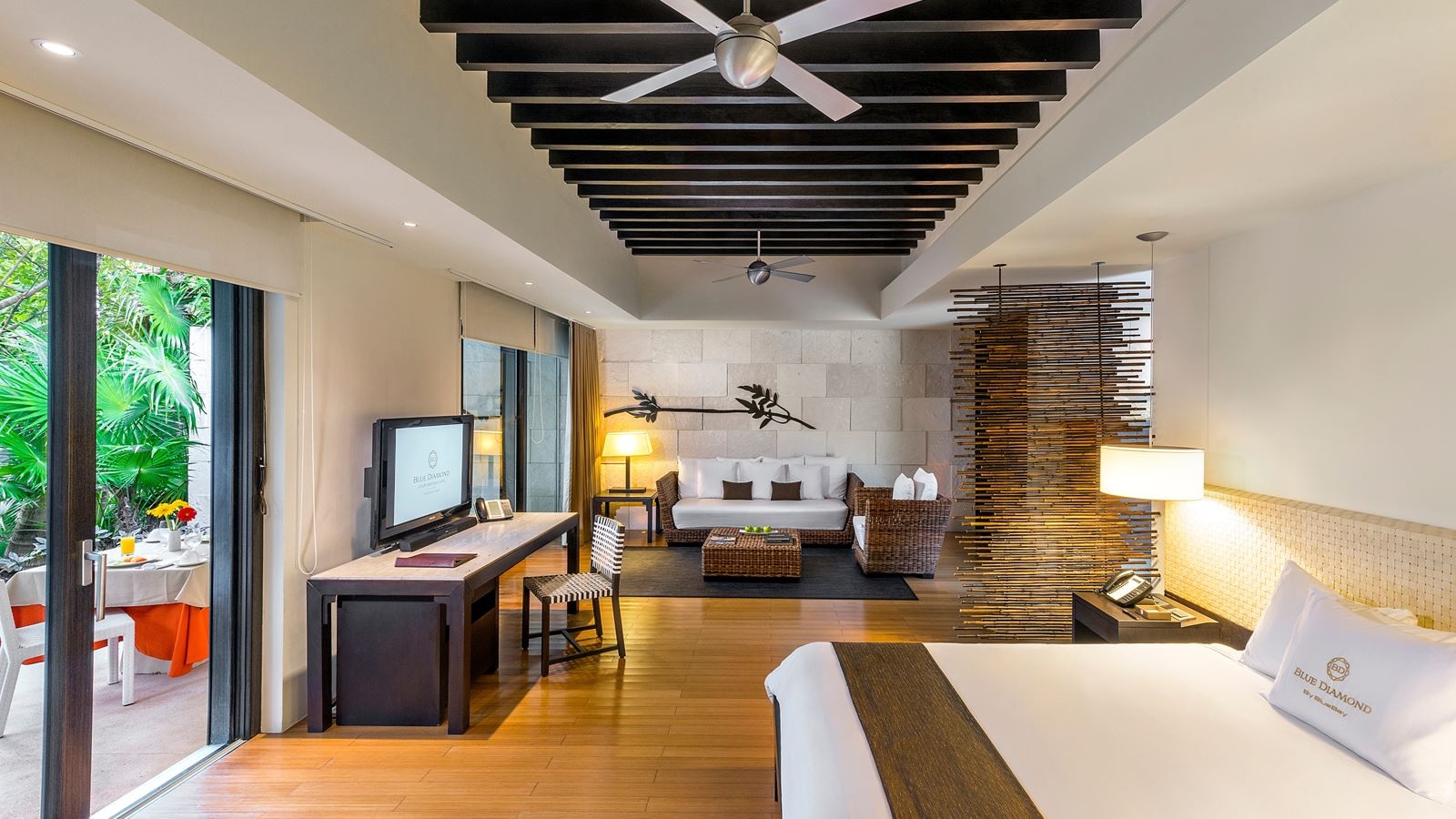 rooms-patio-junior-suite