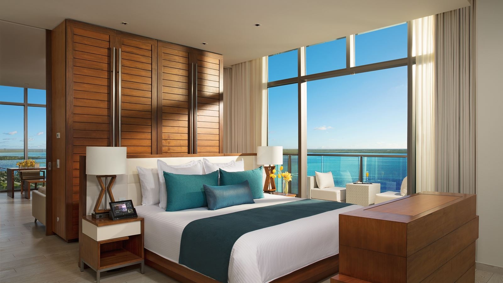 rooms-master-suite-ocean-view