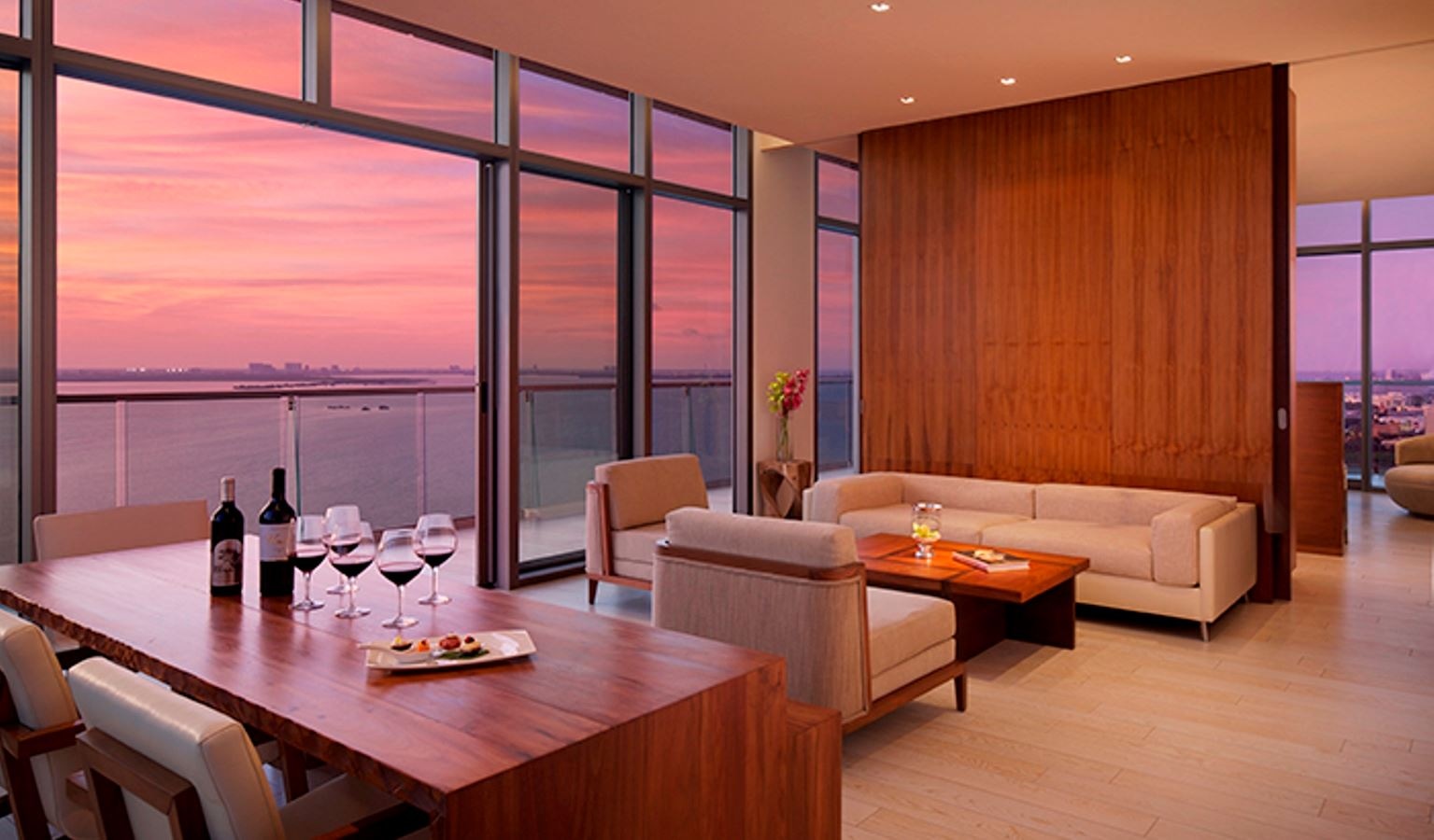 rooms-preffered-club-master-suite-ocean-view