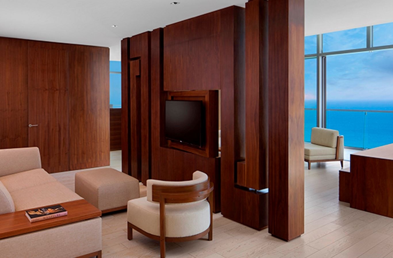 rooms-preffered-club-master-suite-ocean-front