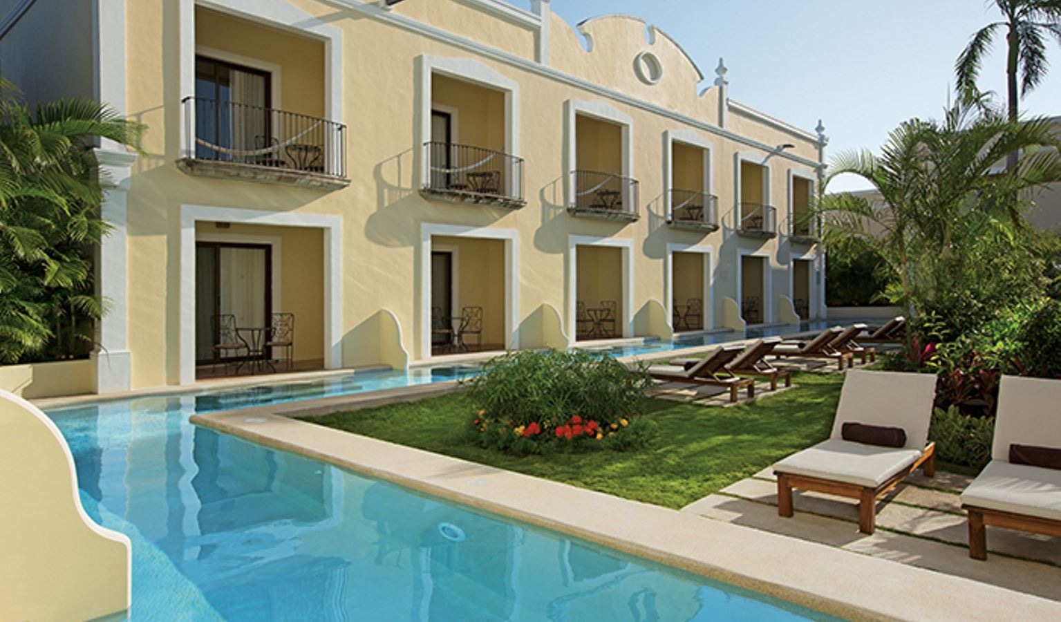 rooms-preferred-club-deluxe-garden-swimout-adults-only-18+