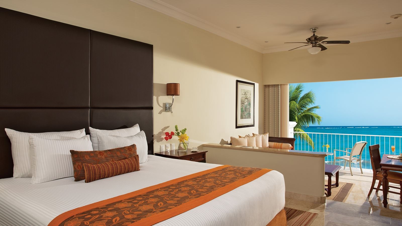 rooms-preferred-club-junior-suite-ocean-front