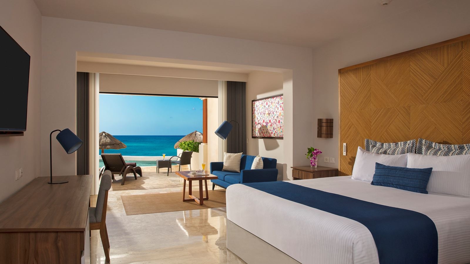 rooms-preffered-club-junior-suite-beach-front-swim-out