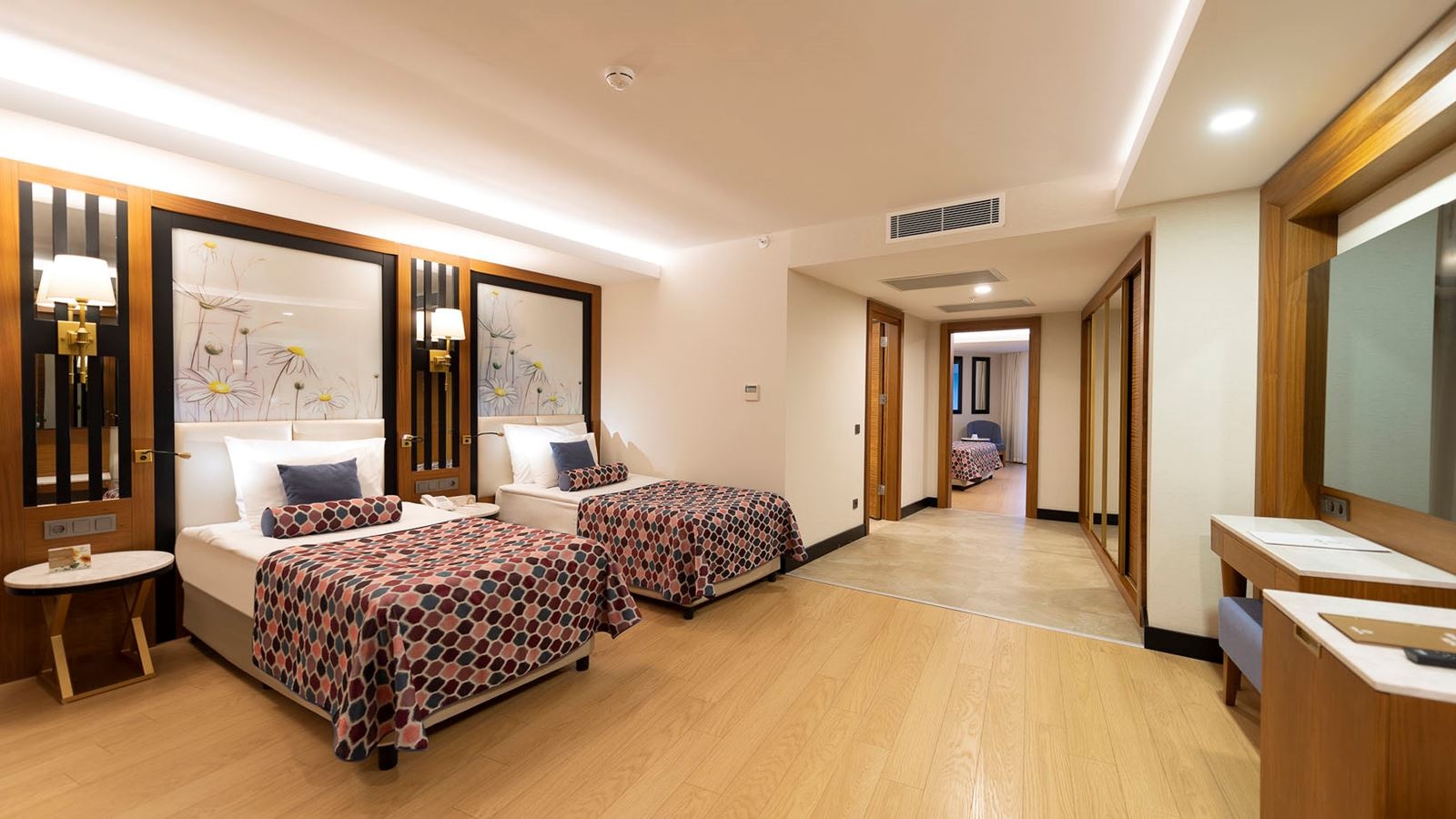 rooms-family-room-side-sea-view