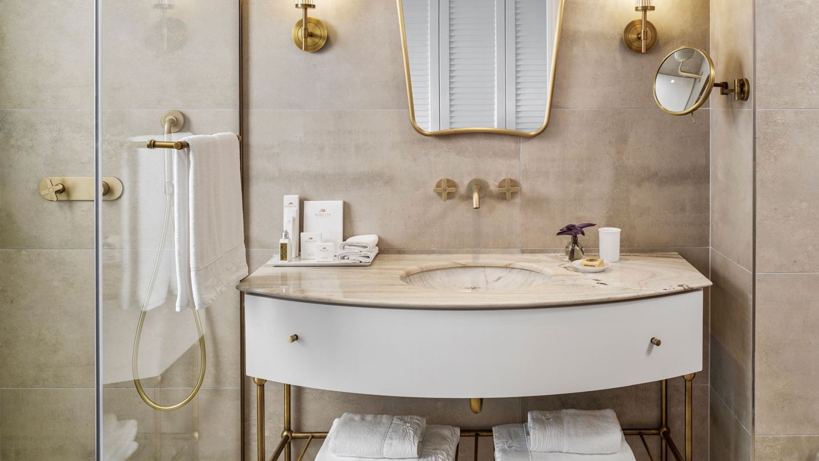 rooms-comfort-premium-room-land-view