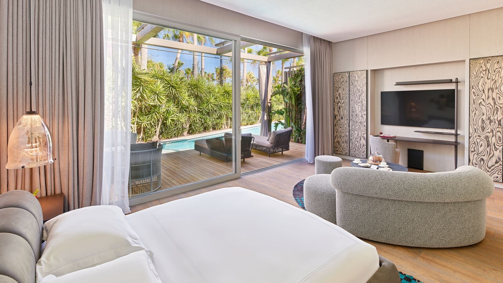 rooms-laguna-private-grand-suite-swim-up