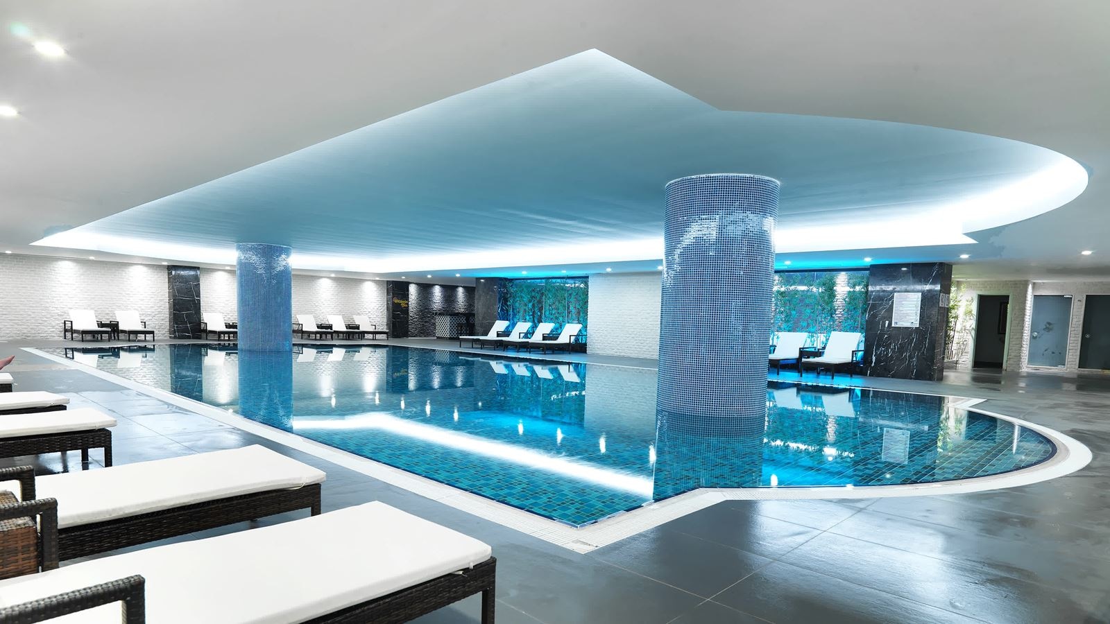 pools-indoor-pool