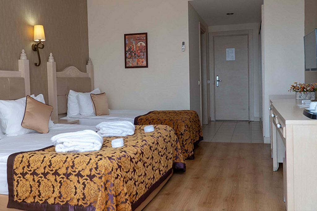 rooms-standard-room-land-view