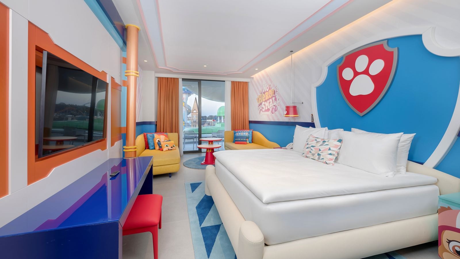 rooms-themed-deluxe-room