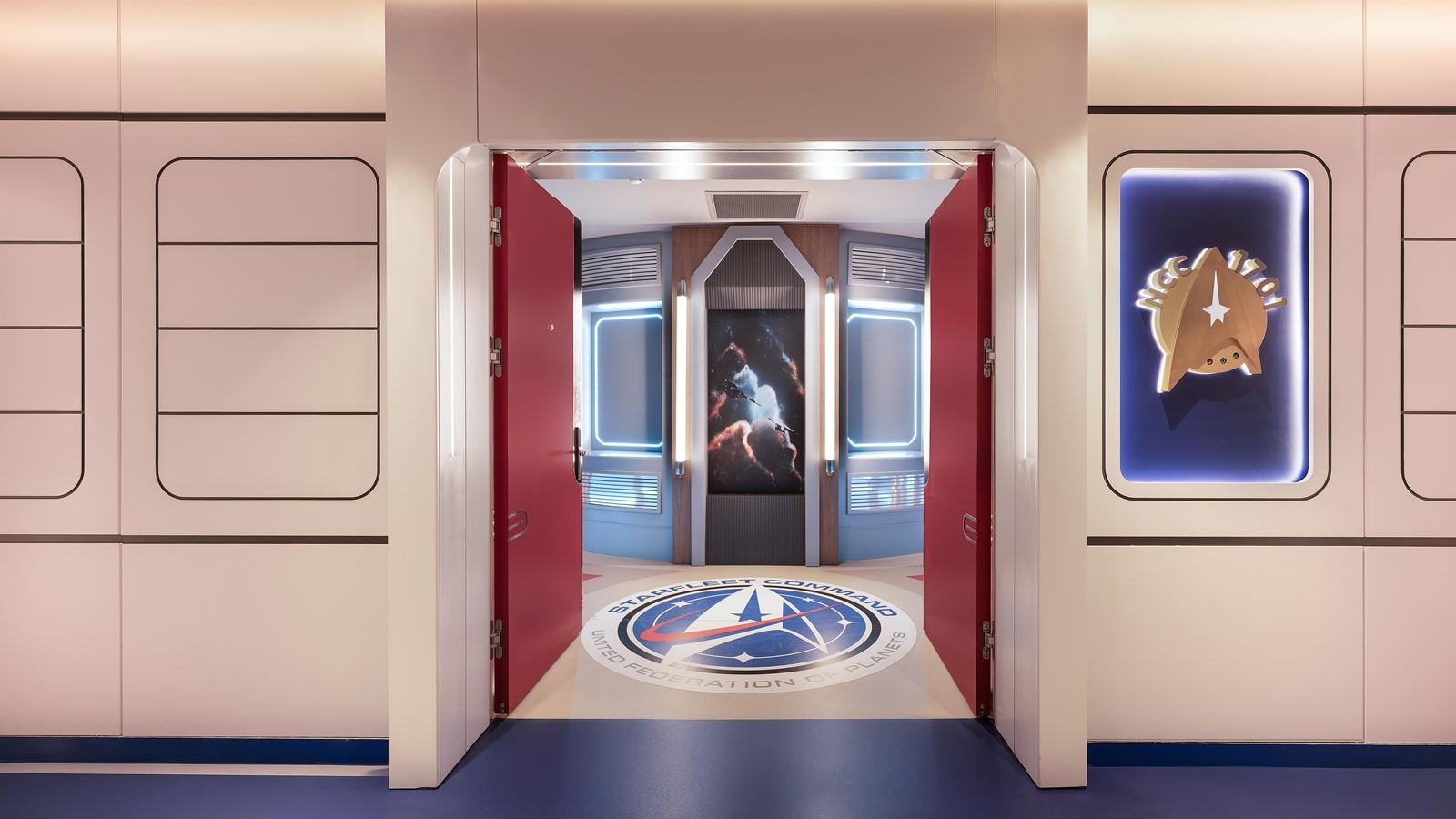 rooms-themed-iconic-suite