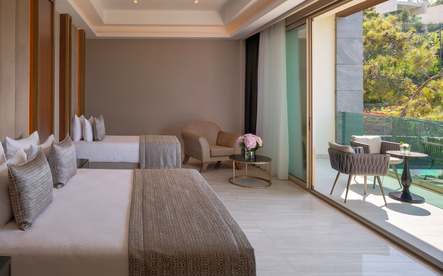 rooms-corner-deluxe-room