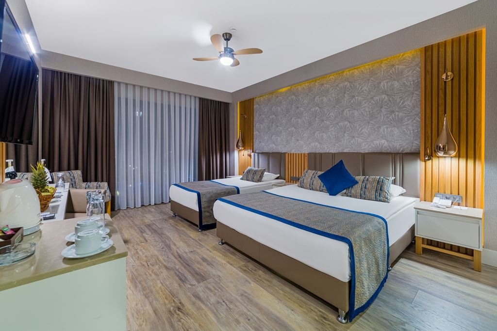 rooms-theodora-building-standard-room