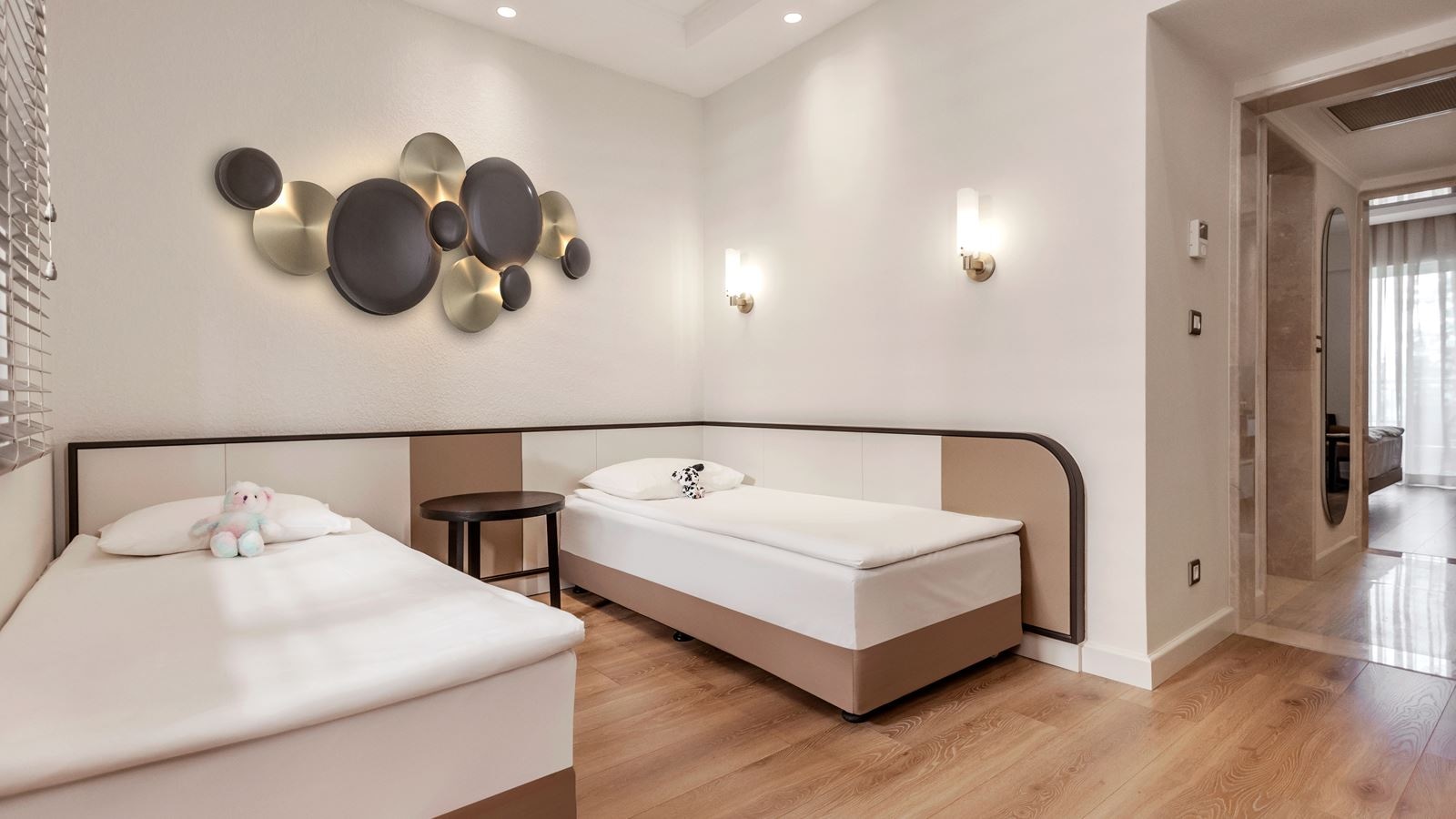 rooms-deluxe-family-sea-view