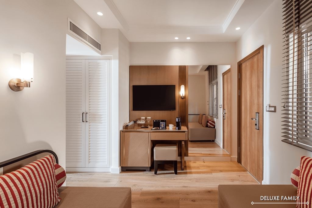 rooms-deluxe-family-land-view