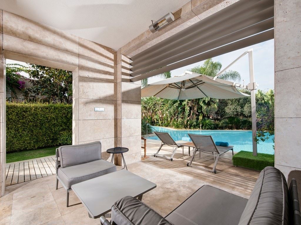 rooms-pearl-pool-room