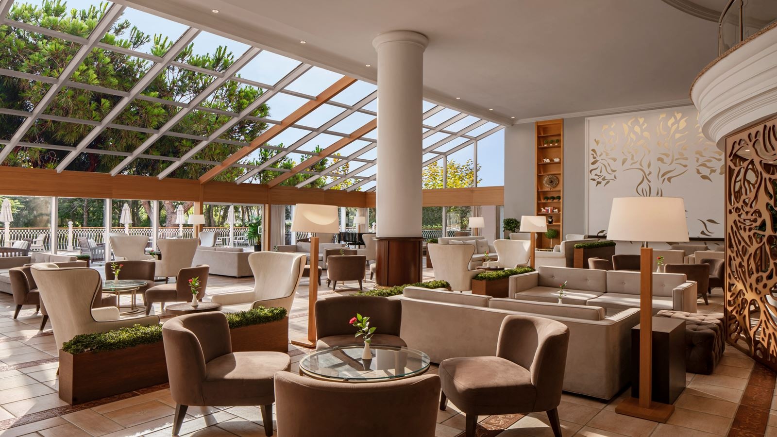 bars-aphrodite-lobby-bar