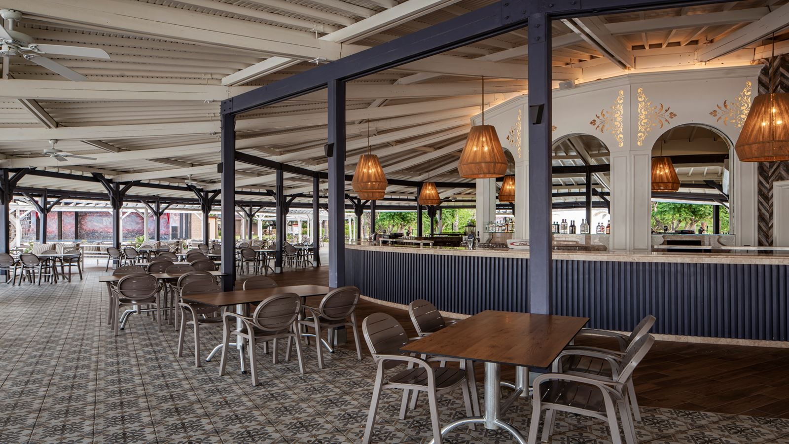 restaurants-pool-bar-snack