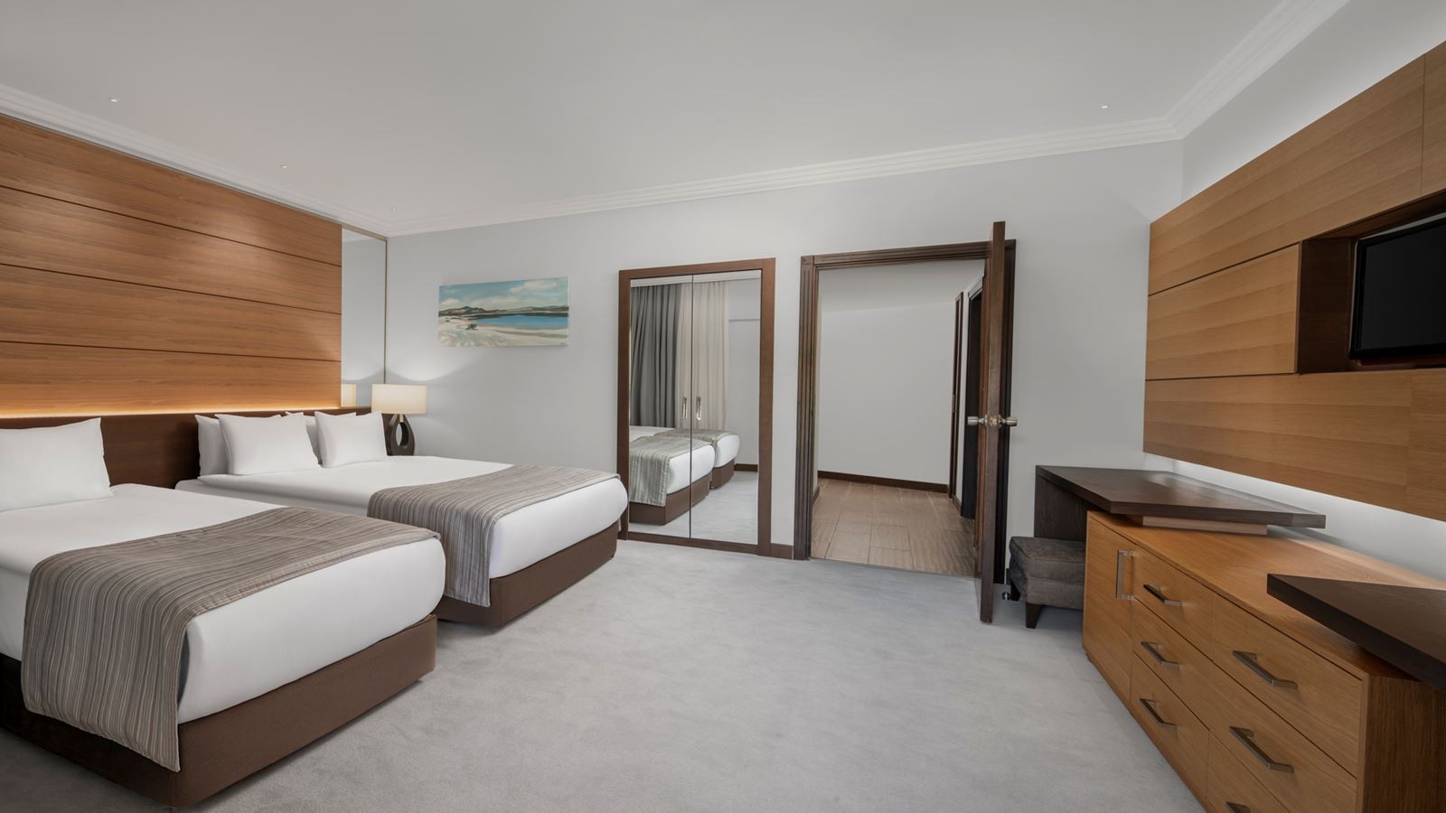 rooms-superior-family-room