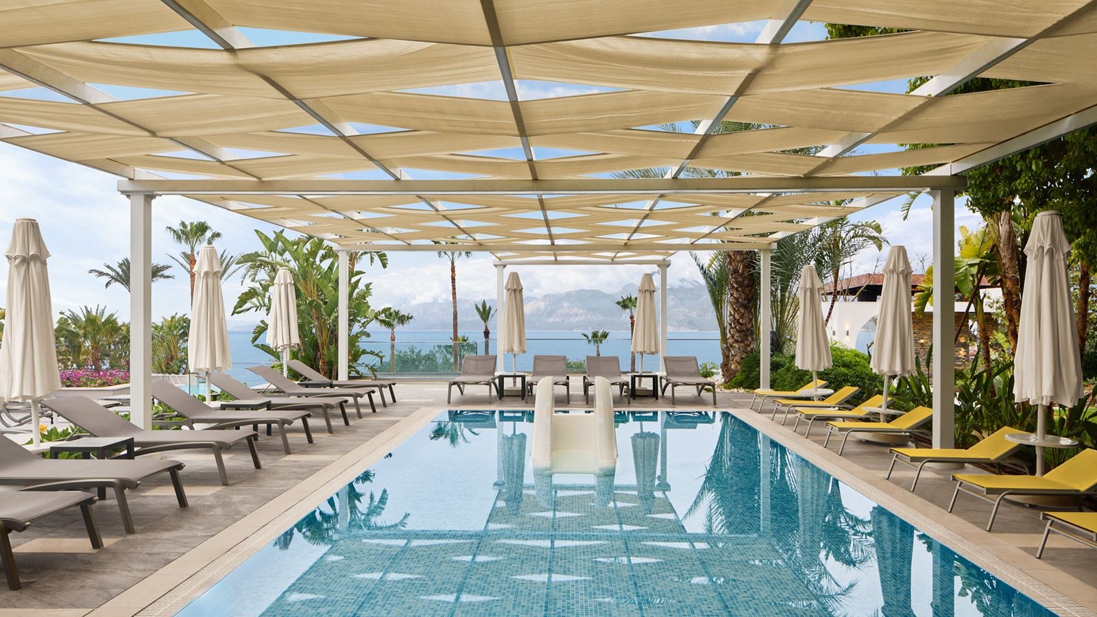 pools-outdoor-childrens-pool