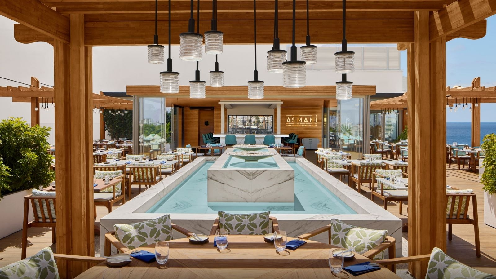 restaurants-asmani-at-akra